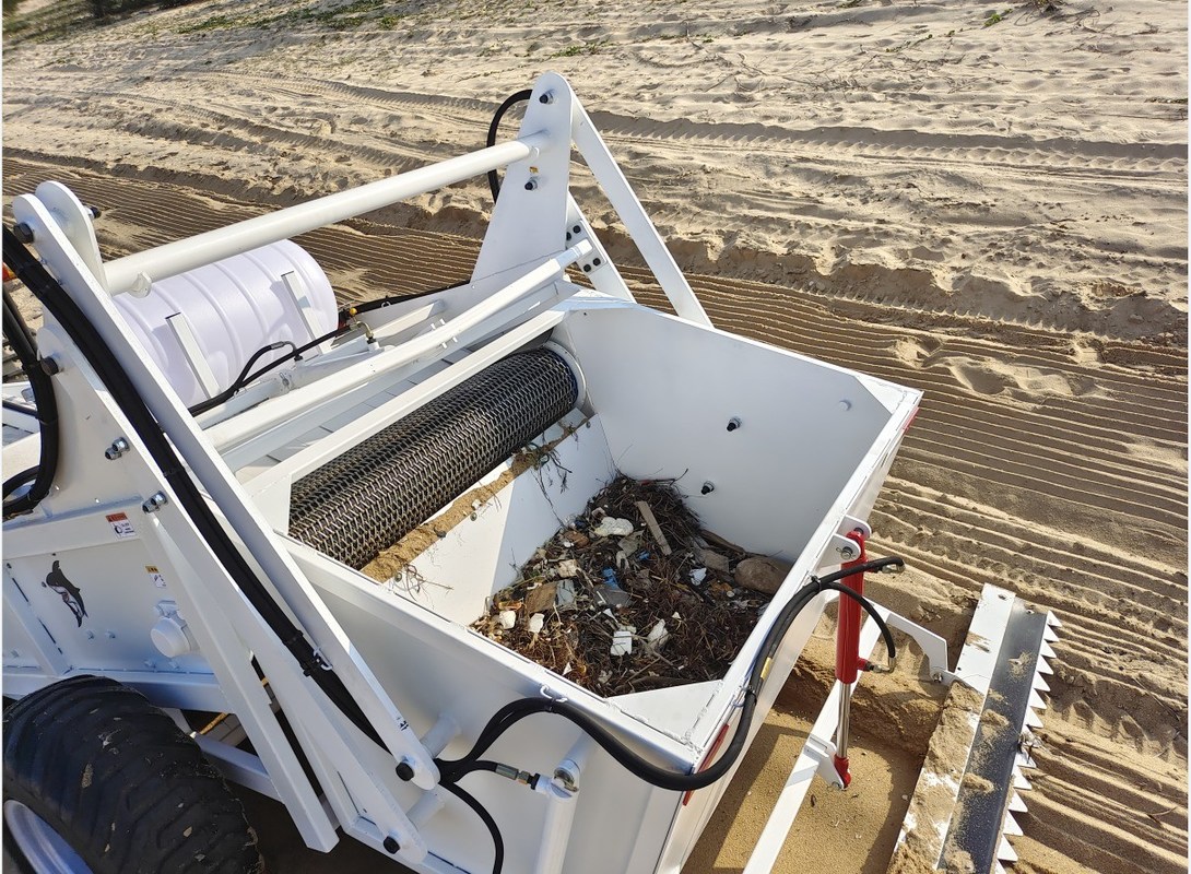 Walk-Behind Beach Cleaner 80HP